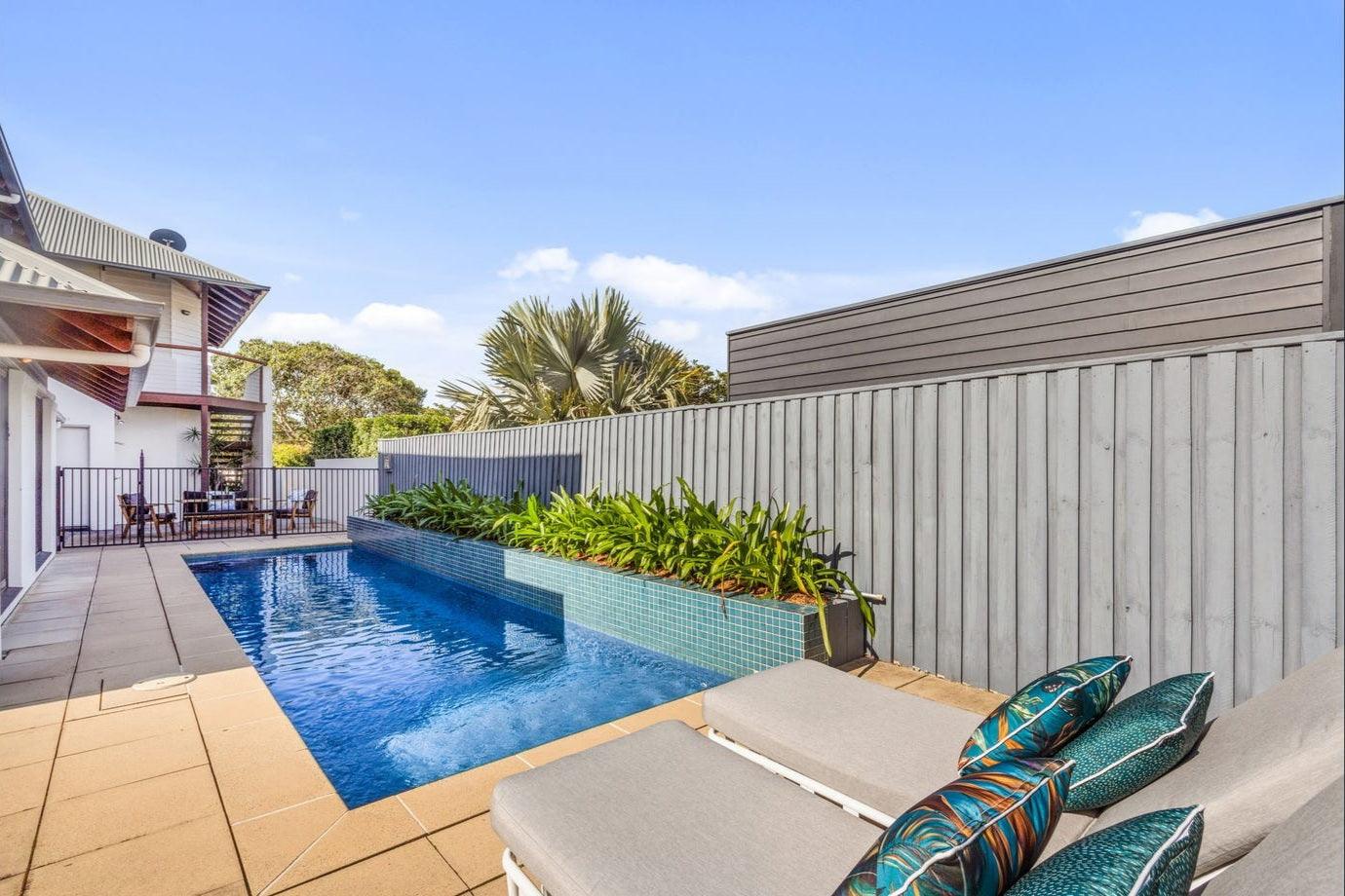 Christmas Outdoor Styling Tips - saltsunsand