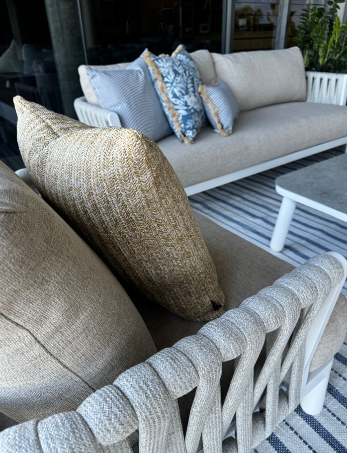 Top Outdoor Cushion Trends for 2024: Styles, Colours, and Materials to Elevate Your Outdoor Space