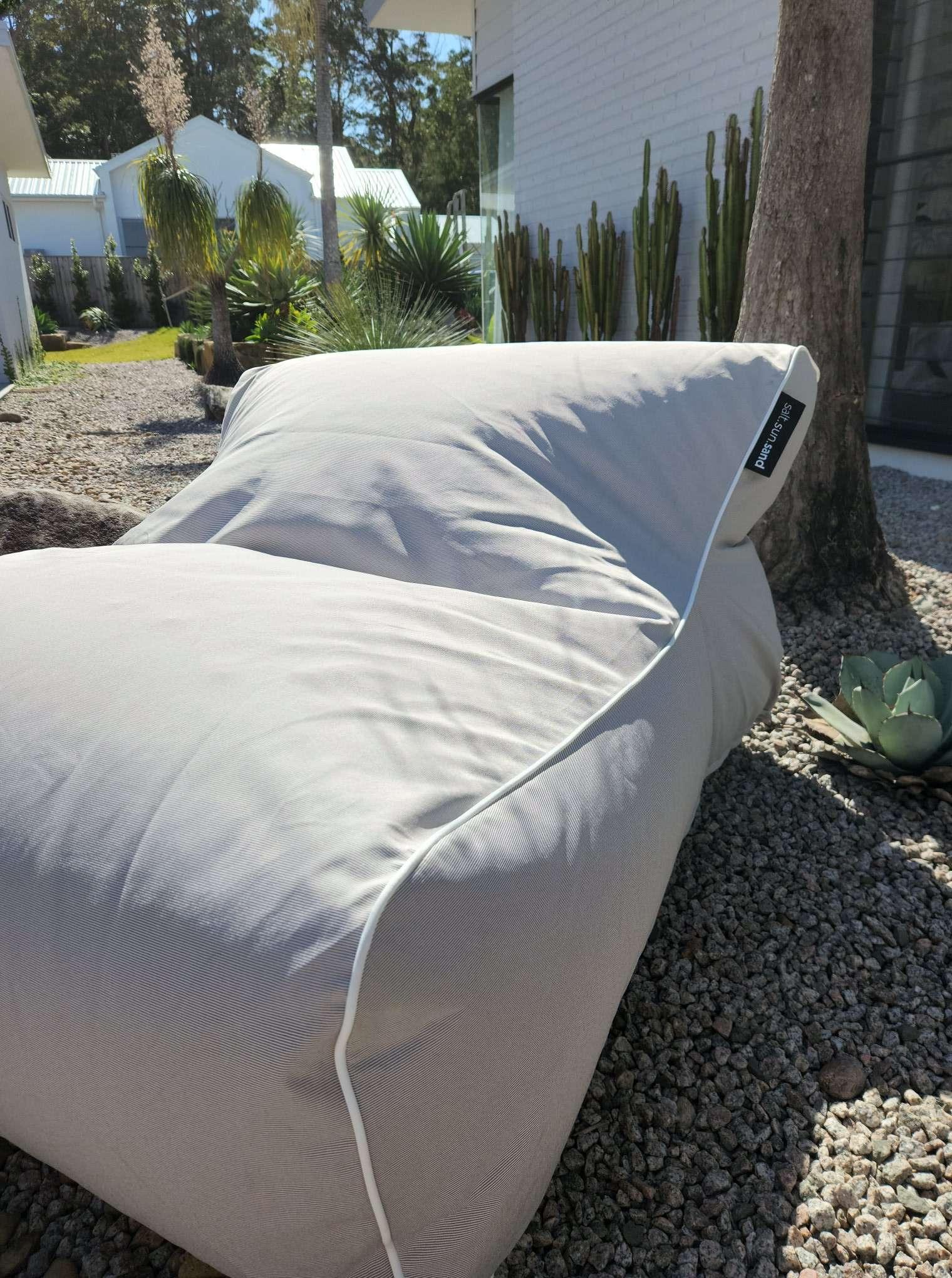 Why Choose UV Resistant Cushions for your Outdoor Space? - saltsunsand